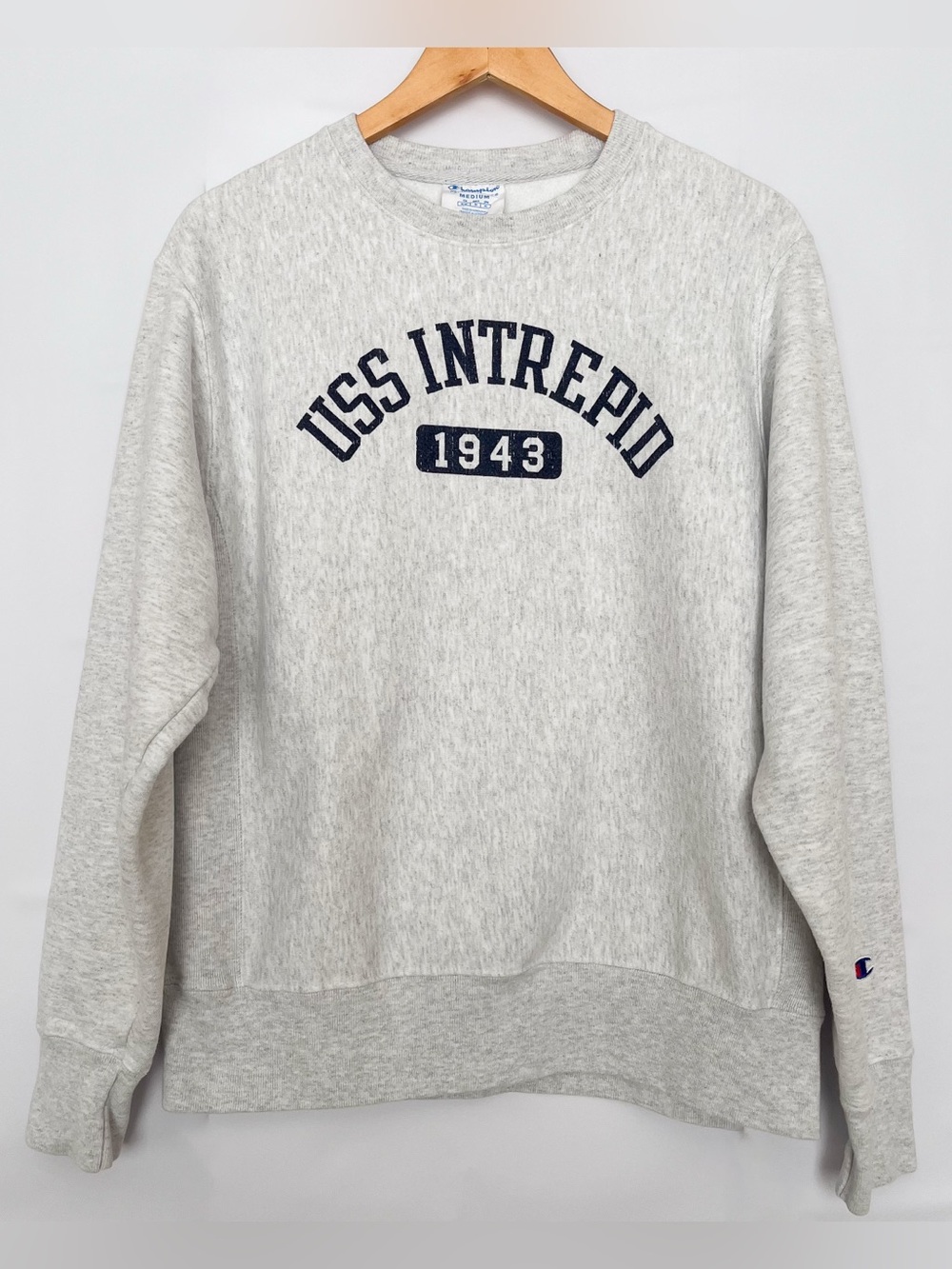 VTG Champion Reverse Weave Crew Sweatshirt USS Intrepid Navy Size Medium Gray
